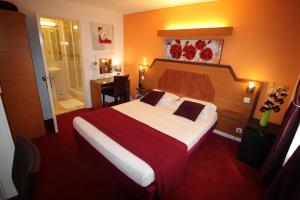 The New Hotel of the Theater - Facilities and Services