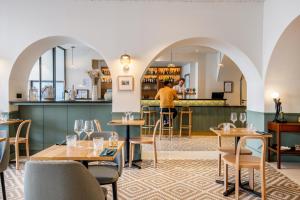 The Phoenix Hotel - Guest Reviews and Experiences