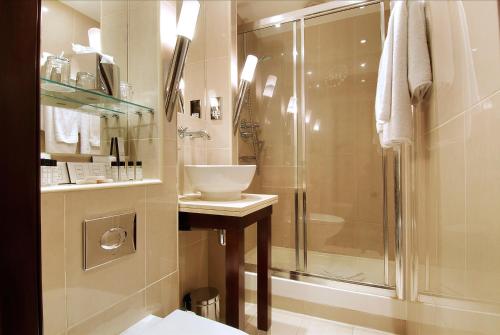 The Premier Notting Hill - Amenities and Facilities