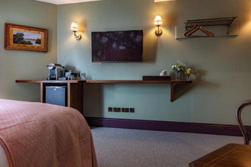 The Red Lion Hotel - Amenities and Services