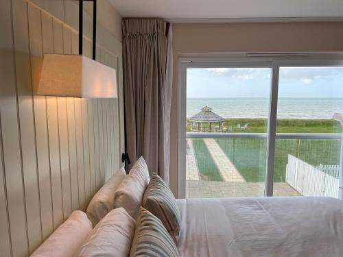The Relais Cooden Beach - Dining Options