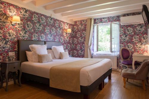 The Relais Des Landes - Dwellings and Castles - Luxurious Accommodations and Amenities