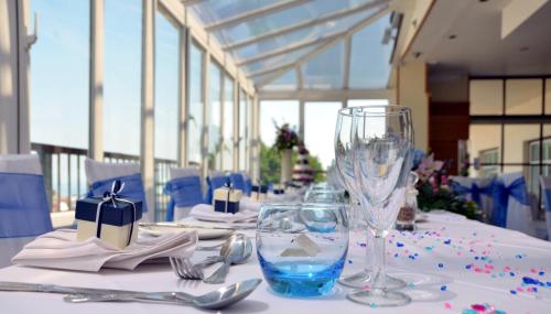 The Riviera Hotel & Apartments - Alum Chine - Hotel Amenities and Facilities