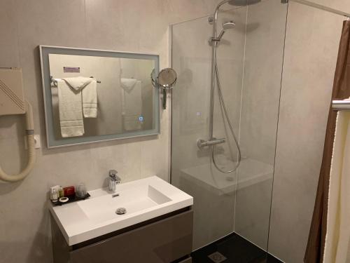 The Shores of Plantes - Dining and Local Cuisine