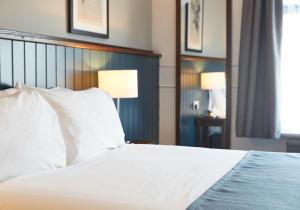 The Spyglass & Kettle by Greene King Inns - Key Amenities