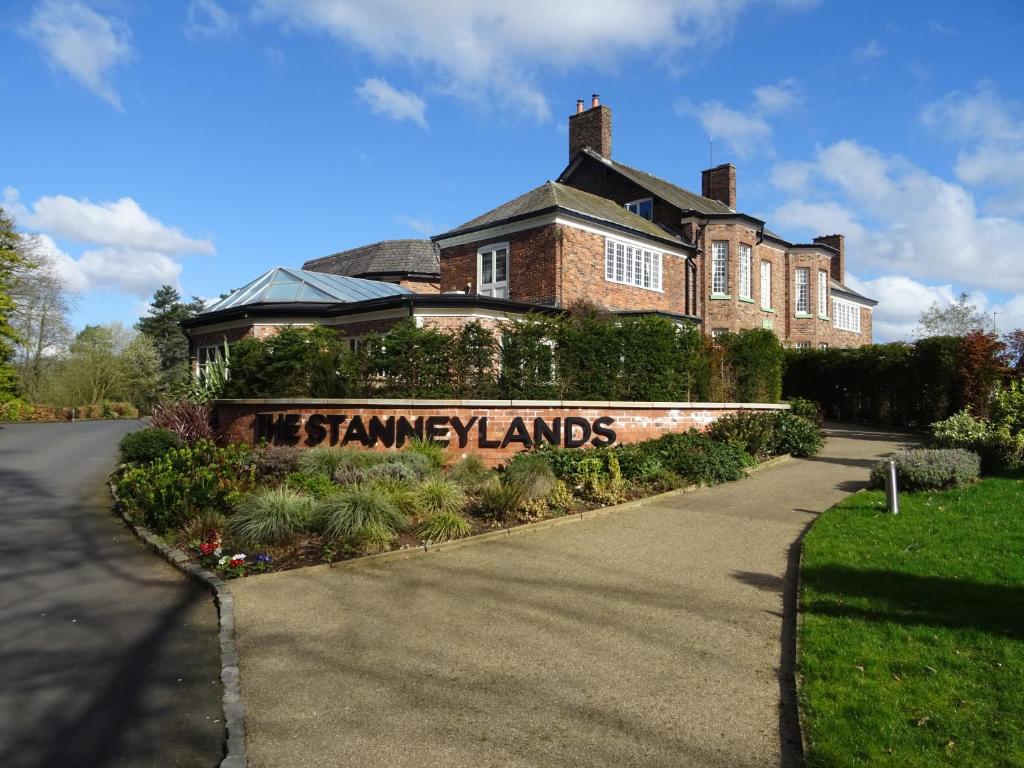 The Stanneylands - Facilities and Amenities