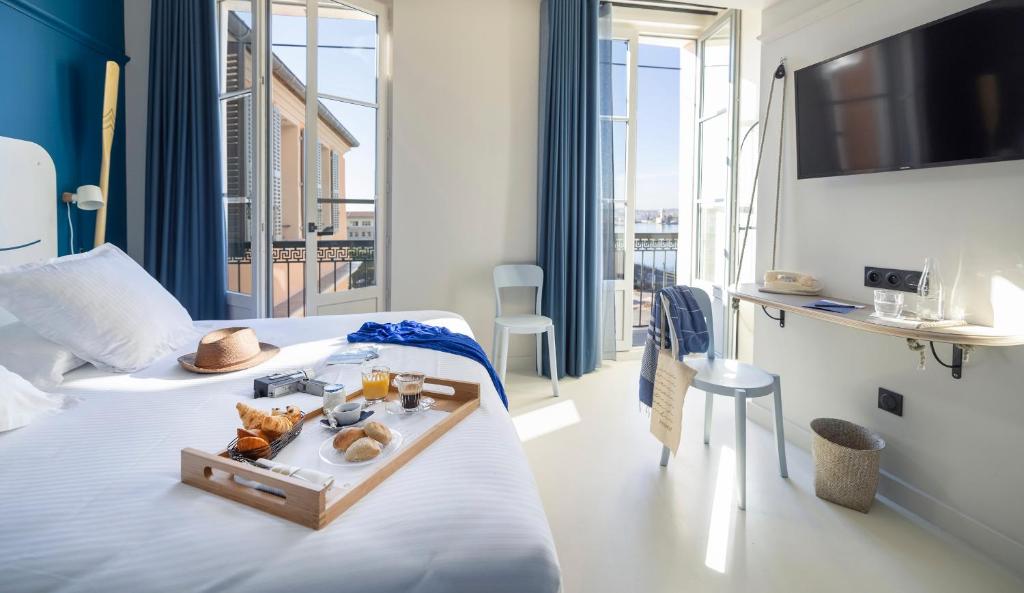 The Toulon Centre Port Hotel - Location and Accessibility