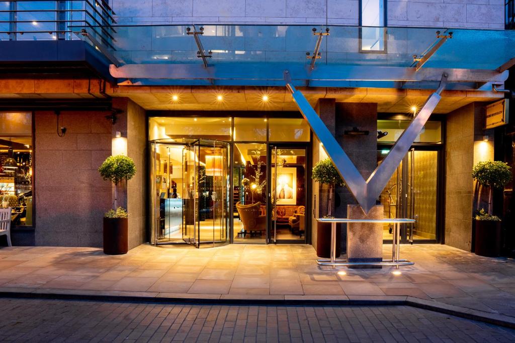 The Vincent Hotel Review