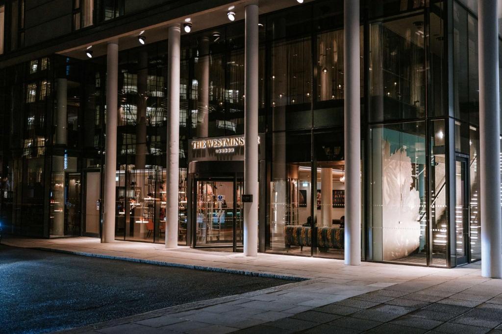 The Westminster London, Curio Collection by Hilton - Guest Experience and Reviews