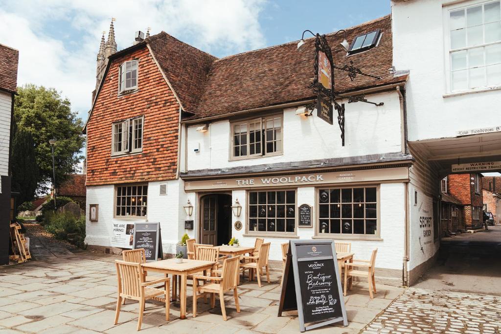 The Woolpack Hotel - Dining and Breakfast Options