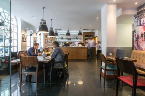 The Z Hotel Victoria - Room Features and Amenities