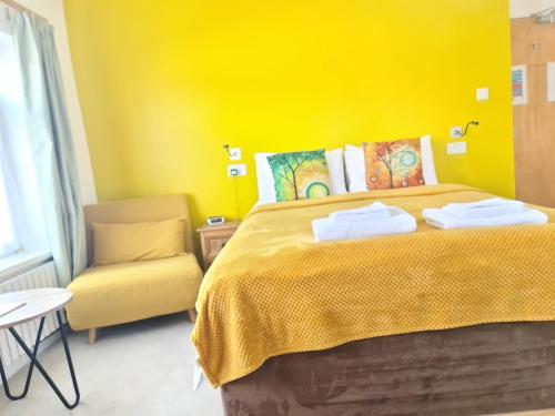 Torland Seafront Hotel - Free Parking, Wi-Fi, All Rooms En-Suite - Dining Options