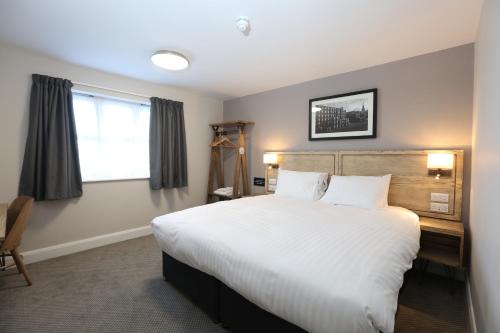 Tulip Queen, Spalding by Marstons Inns - Room Options and Features