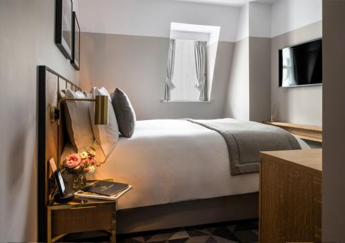 Victory House Leicester Square - Guest Experience and Amenities