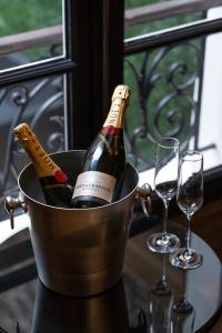 Villa Glamour - Room Types and Amenities