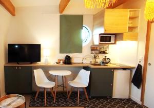 VILLA VOLTAIRE - Accommodation Options