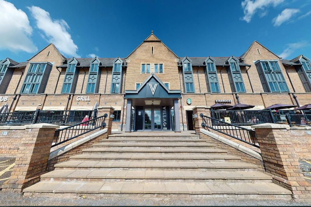 Village Hotel Leeds North - Dining Options