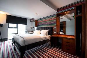 Village Hotel Manchester Ashton - Room Amenities