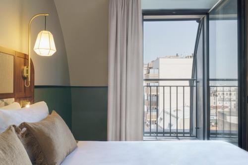Voco Paris - Porte De Clichy, an IHG Hotel - Location and Guest Reviews