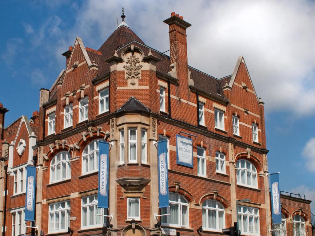 W12 Rooms - Facilities and Amenities