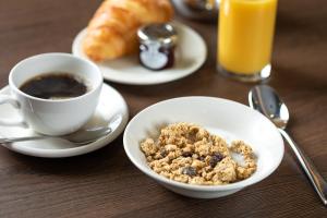 Warwick Conferences - Scarman - Rooms and Features