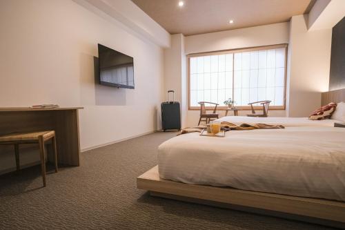 WAYFARER Shin - Room Types and Amenities