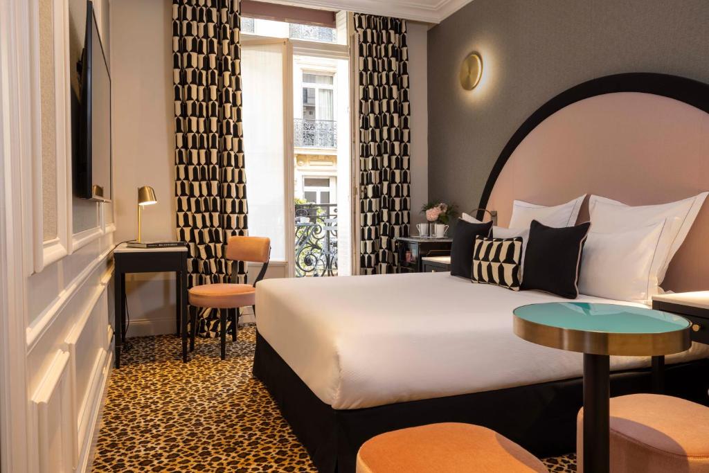 West-End Hotel - Location and Accessibility