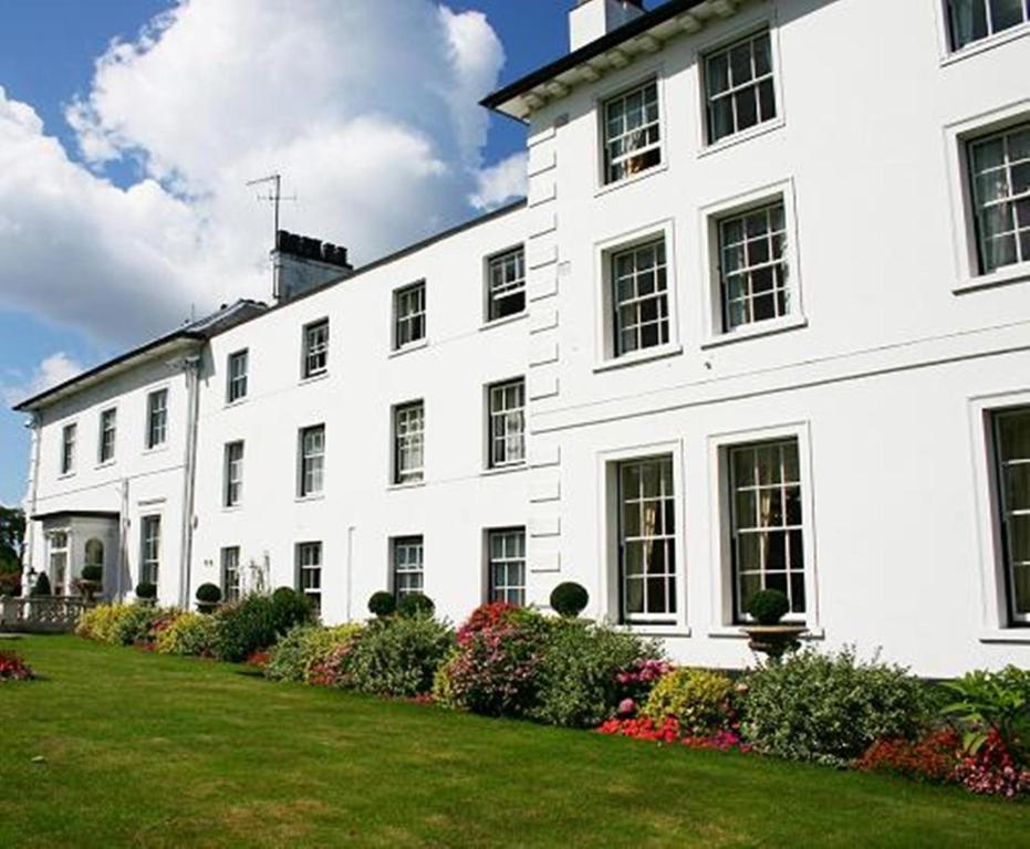 West Lodge Park - Pet-Friendly Policy