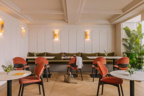 Yelo Mozart Powered by Sonder - Nearby Attractions and Reviews