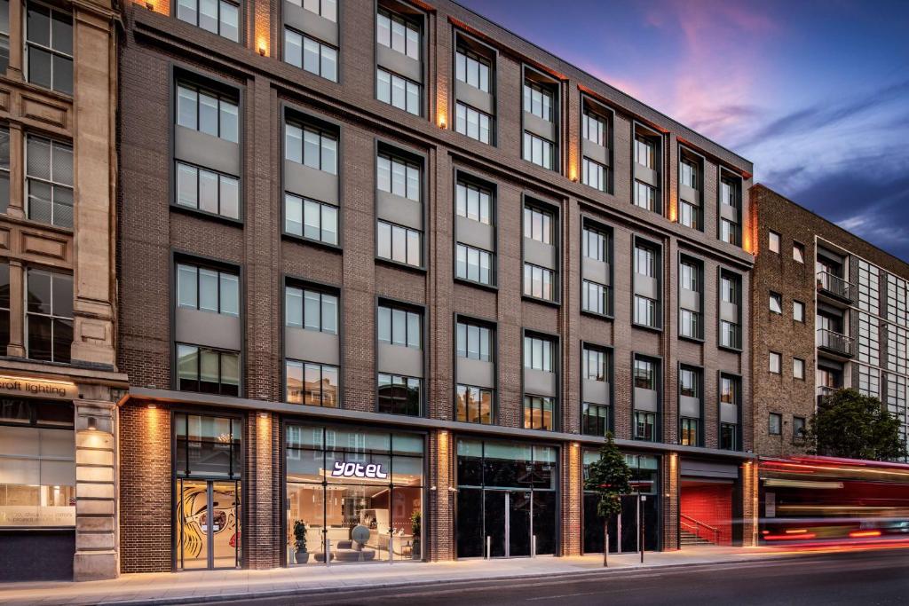 YOTEL London City - Guest Experiences