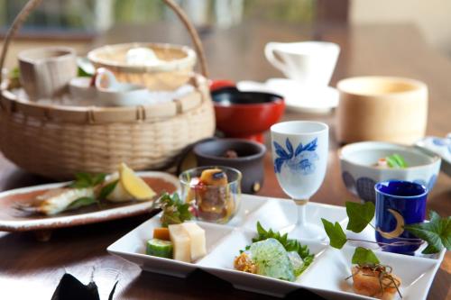 Yufuin Gettouan Review - Room Accommodations