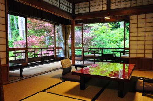 Yunoshimakan Review - Onsen Experience