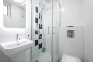 Americana Hotel - Transportation Options