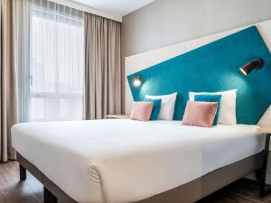 Aparthotel Adagio Paris Suresnes Longchamp - Amenities and Services