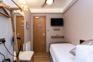 Arosfa Hotel London by Compass Hospitality - Amenities and Services