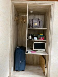 Asakusa Ryokan Toukaisou - Nearby Attractions and Transportation