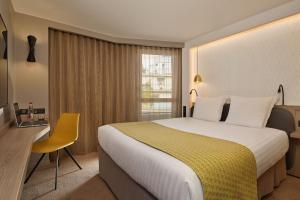 Auteuil Eiffel Tower - About Staying Here