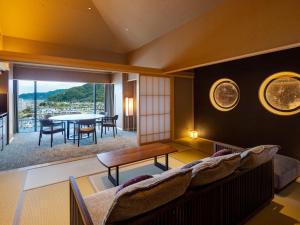 Awaji Yumesenkei - Guest Reviews and Ratings