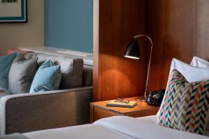 Aztec Hotel and Spa - Business Services