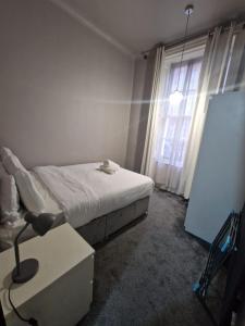 Baker Street Apartments - Location and Attractions