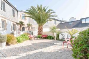 Bay of Angels - Guest Reviews and Impressions