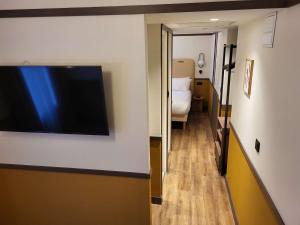Best Western Plus Au Grand Saint Jean - Room Types and Features