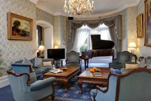 Best Western Swiss Cottage Hotel - Policies and Information