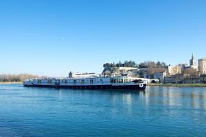 Boat Hotel at Dock Le Chardonnay - Policies and Regulations