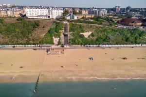 Bournemouth Highcliff Marriott Hotel - Exceptional Dining Experiences