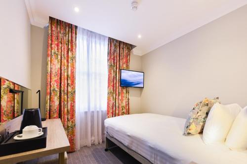 Byron Hotel - Booking Information