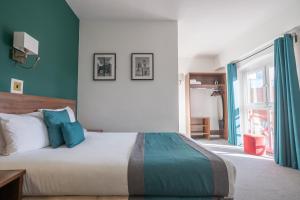 Castlefield Hotel - Nearby Attractions and Transportation