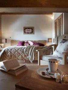 CGH Residences & Spas The Queen of the Meadows - Location and Convenience