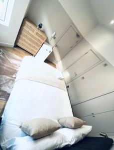 Charming En-Suite in London - Amenities and Services