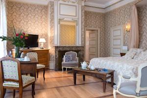 Château De Cocove - How To Book Your Stay